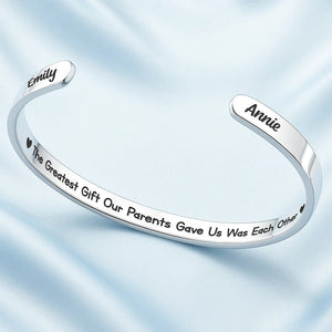 The Love Between Sisters - Personalized Bangle Bracelet Cuff For Sister, Bestie, Best Friend