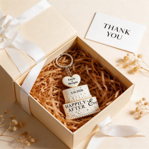 Wedding Cake Personalized Keychain, Newlywed Gifts, Couple Gifts