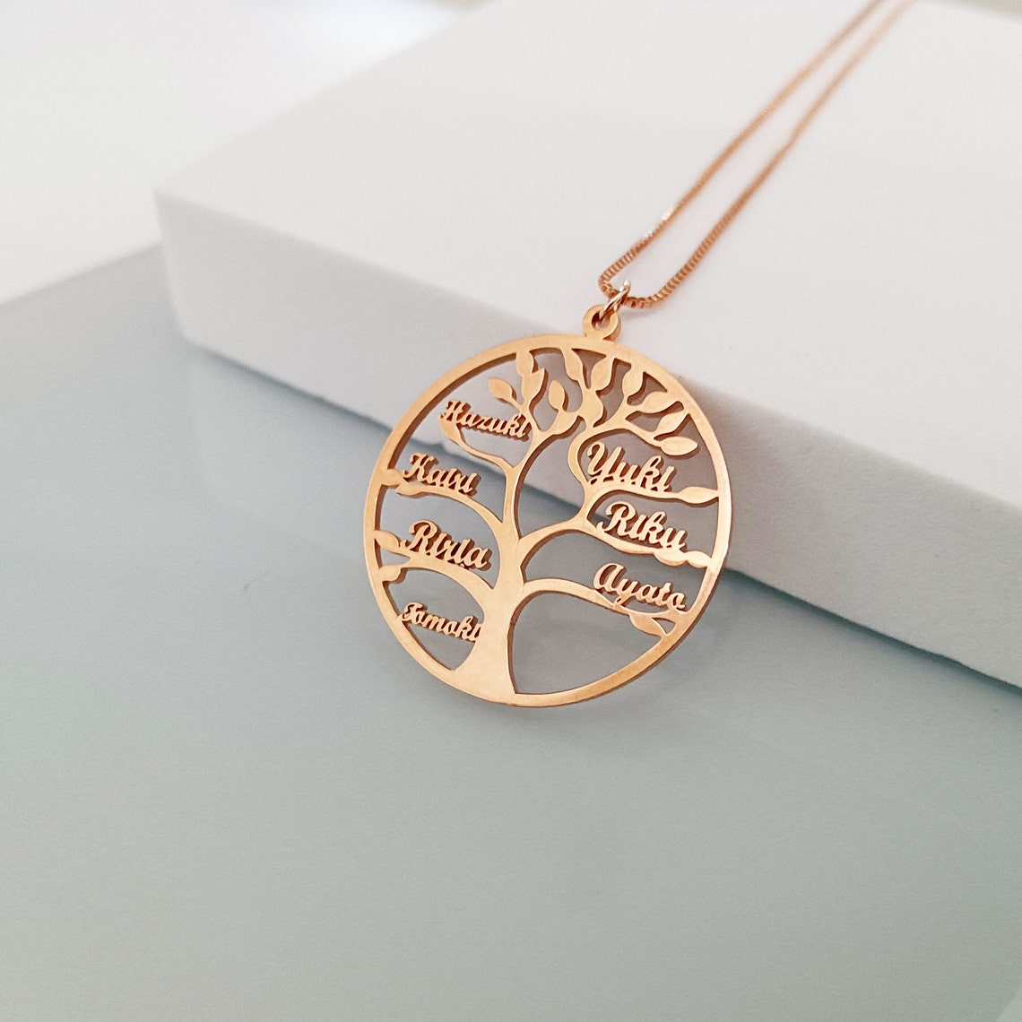 Mother's Day Gift-Personalized Family Tree with Name Necklace