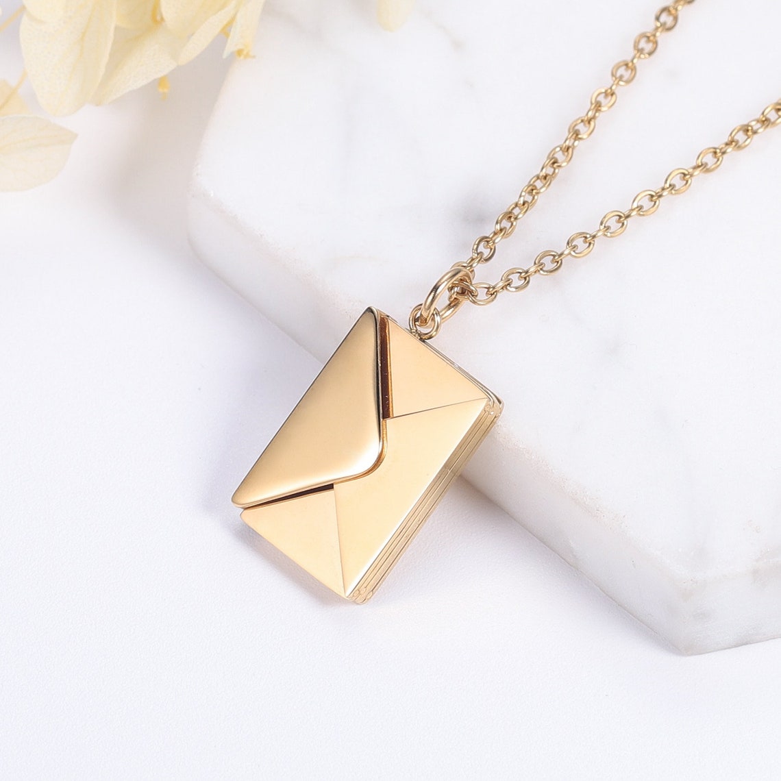 Mother's Day Gift Personalized Engraving Hidden letter Secret Message 3D Envelope Locket necklace
