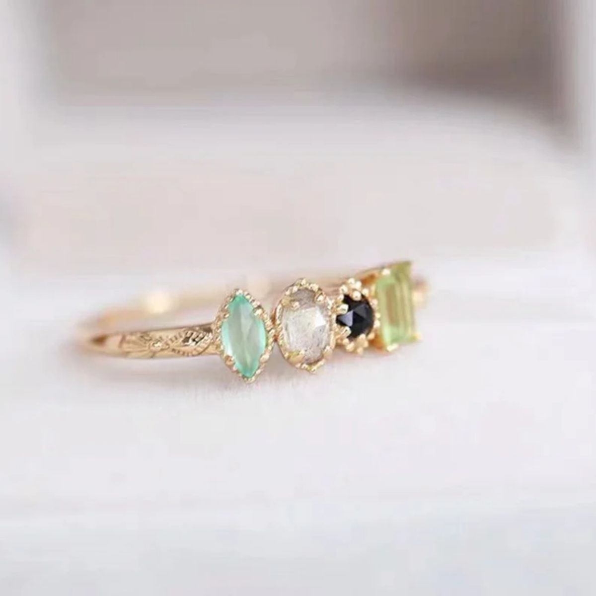 Personalized Multiple Stones Grandma Mom Family Ring Vintage Milgrain Ring
